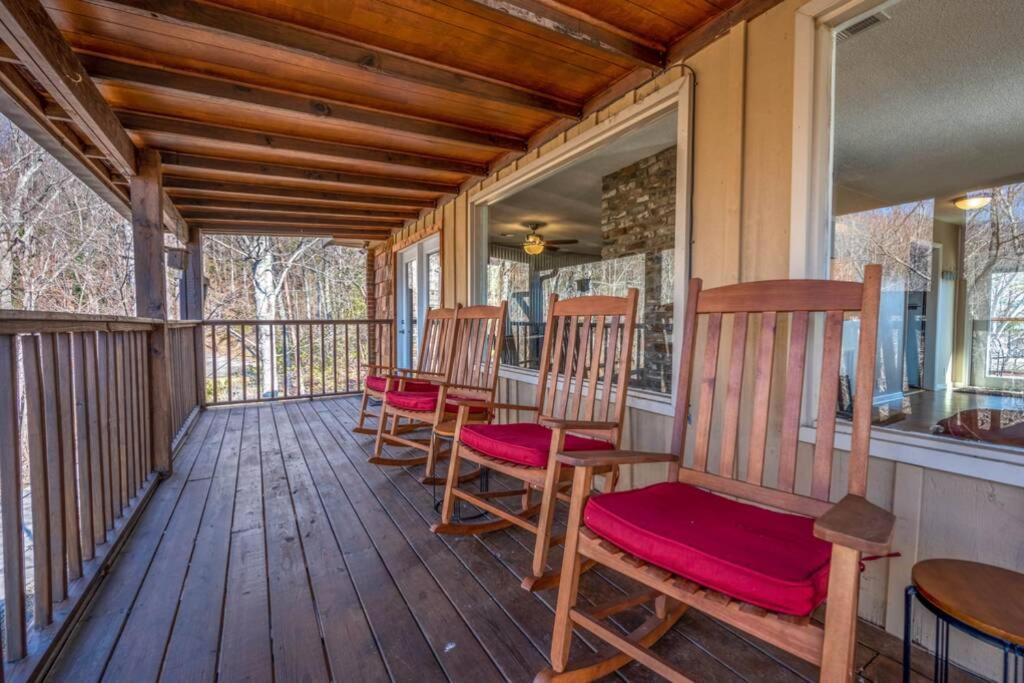 Happy Trails - Cobbly Nob Resort Home Gatlinburg Bagian luar foto