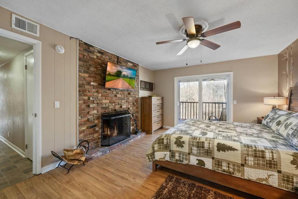Happy Trails - Cobbly Nob Resort Home Gatlinburg Bagian luar foto