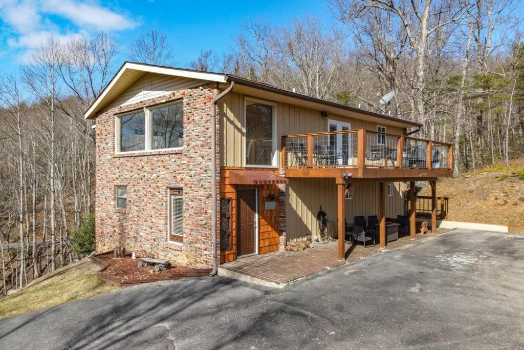 Happy Trails - Cobbly Nob Resort Home Gatlinburg Bagian luar foto