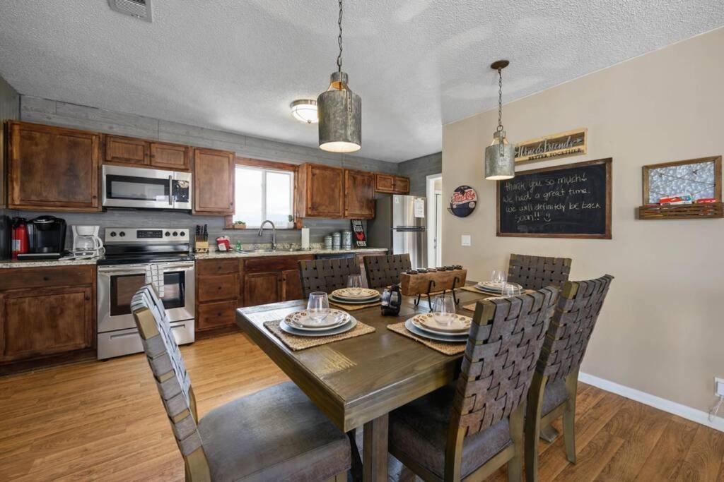 Happy Trails - Cobbly Nob Resort Home Gatlinburg Bagian luar foto
