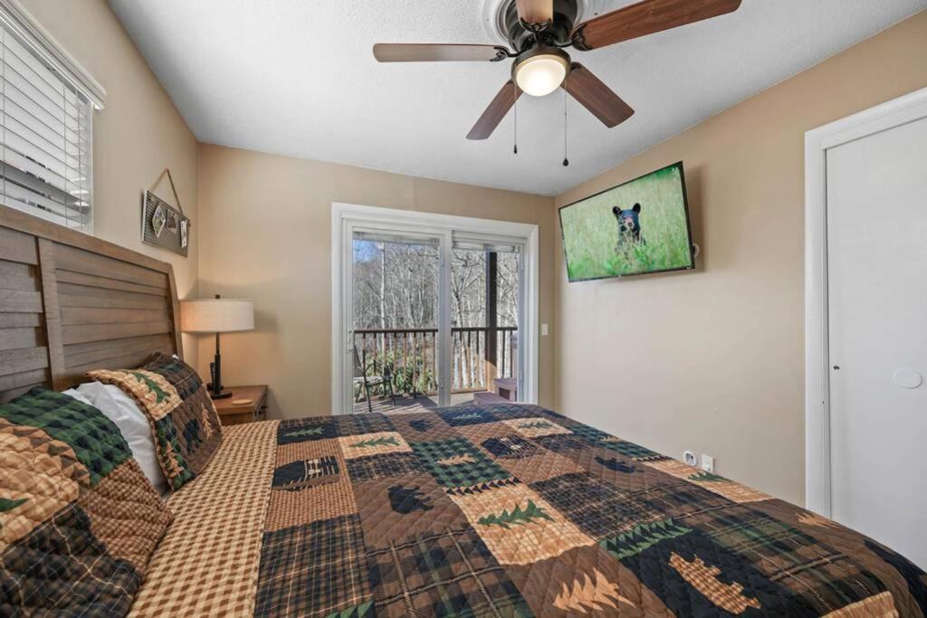 Happy Trails - Cobbly Nob Resort Home Gatlinburg Bagian luar foto