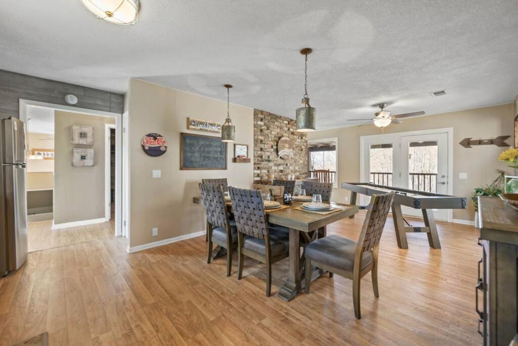Happy Trails - Cobbly Nob Resort Home Gatlinburg Bagian luar foto