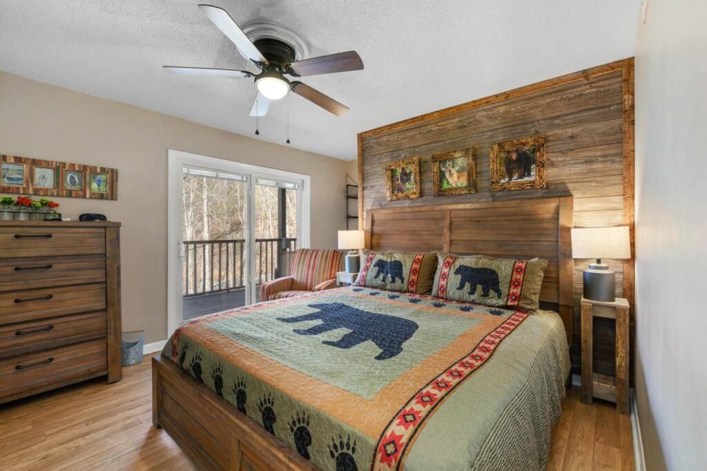 Happy Trails - Cobbly Nob Resort Home Gatlinburg Bagian luar foto