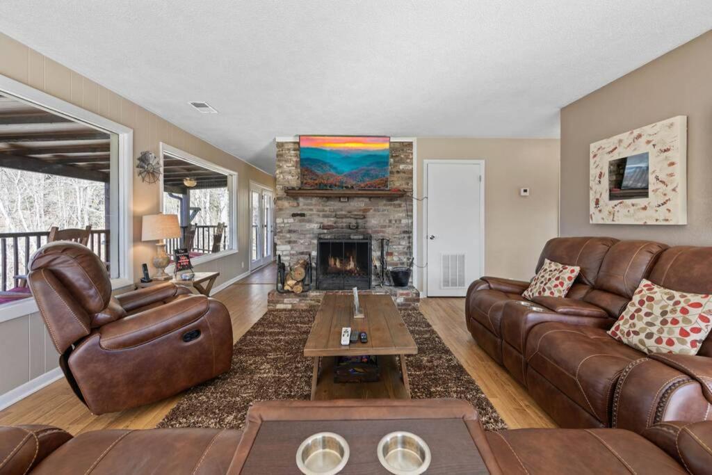 Happy Trails - Cobbly Nob Resort Home Gatlinburg Bagian luar foto