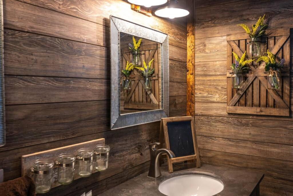 Happy Trails - Cobbly Nob Resort Home Gatlinburg Bagian luar foto