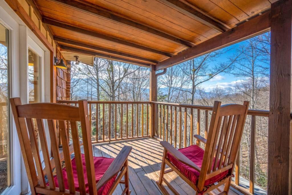 Happy Trails - Cobbly Nob Resort Home Gatlinburg Bagian luar foto