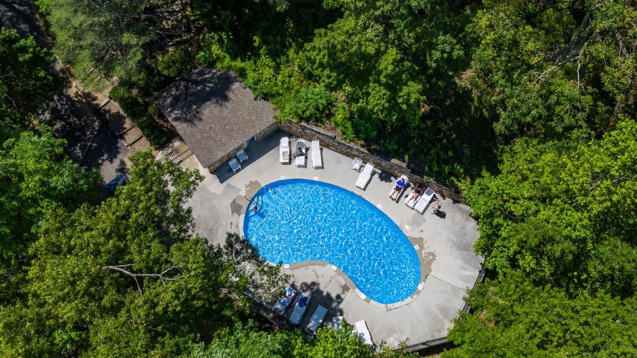 Happy Trails - Cobbly Nob Resort Home Gatlinburg Bagian luar foto
