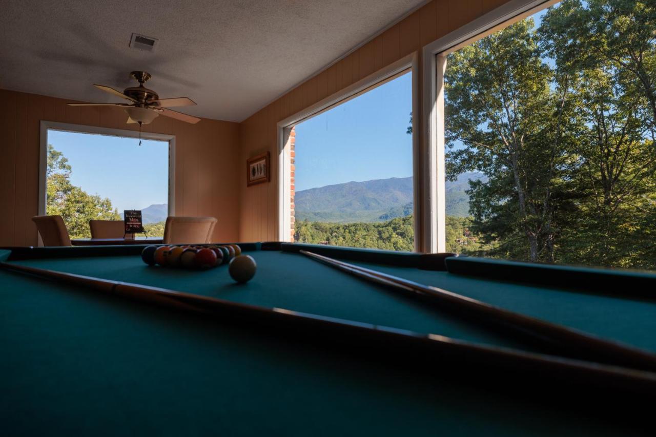 Happy Trails - Cobbly Nob Resort Home Gatlinburg Bagian luar foto