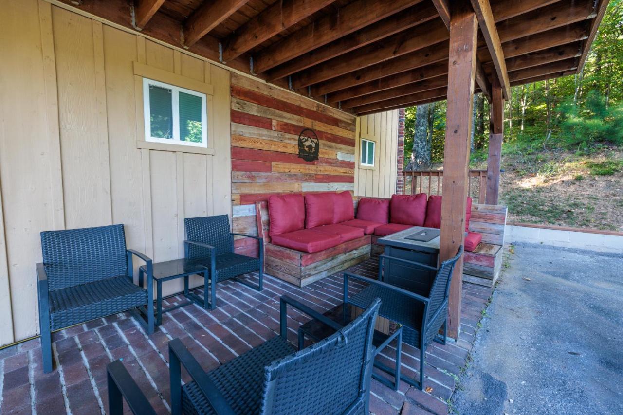 Happy Trails - Cobbly Nob Resort Home Gatlinburg Bagian luar foto