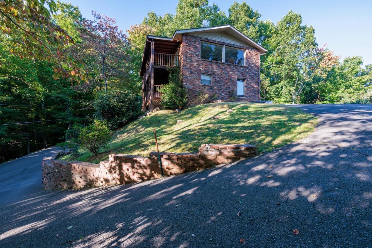 Happy Trails - Cobbly Nob Resort Home Gatlinburg Bagian luar foto